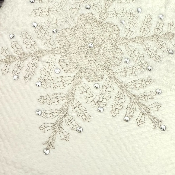 NWT Set of 2 Shimmering Rhinestone SNOWFLAKE Turkish Bathroom Hand Towels - Picture 8 of 9